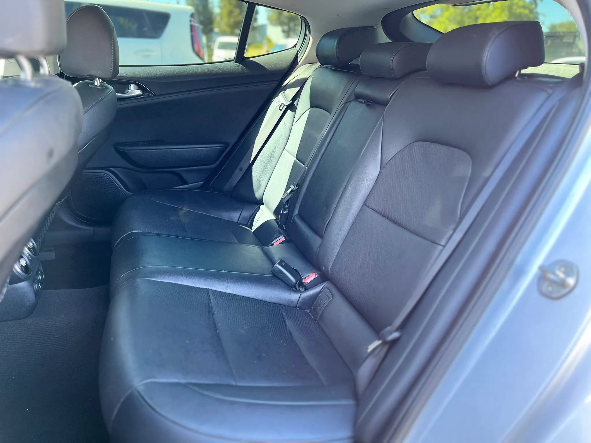 Used 2018 Kia Stinger RWD image 13