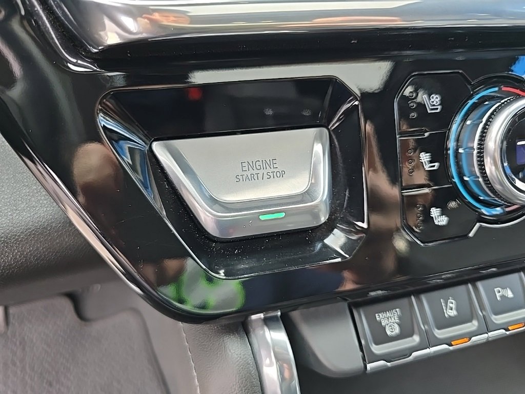 Used 2025 GMC Sierra 3500 Denali image 18