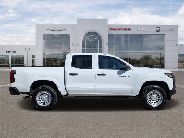 Used 2025 Chevrolet Colorado W/T w/ Advanced Trailering Package RWD image 2
