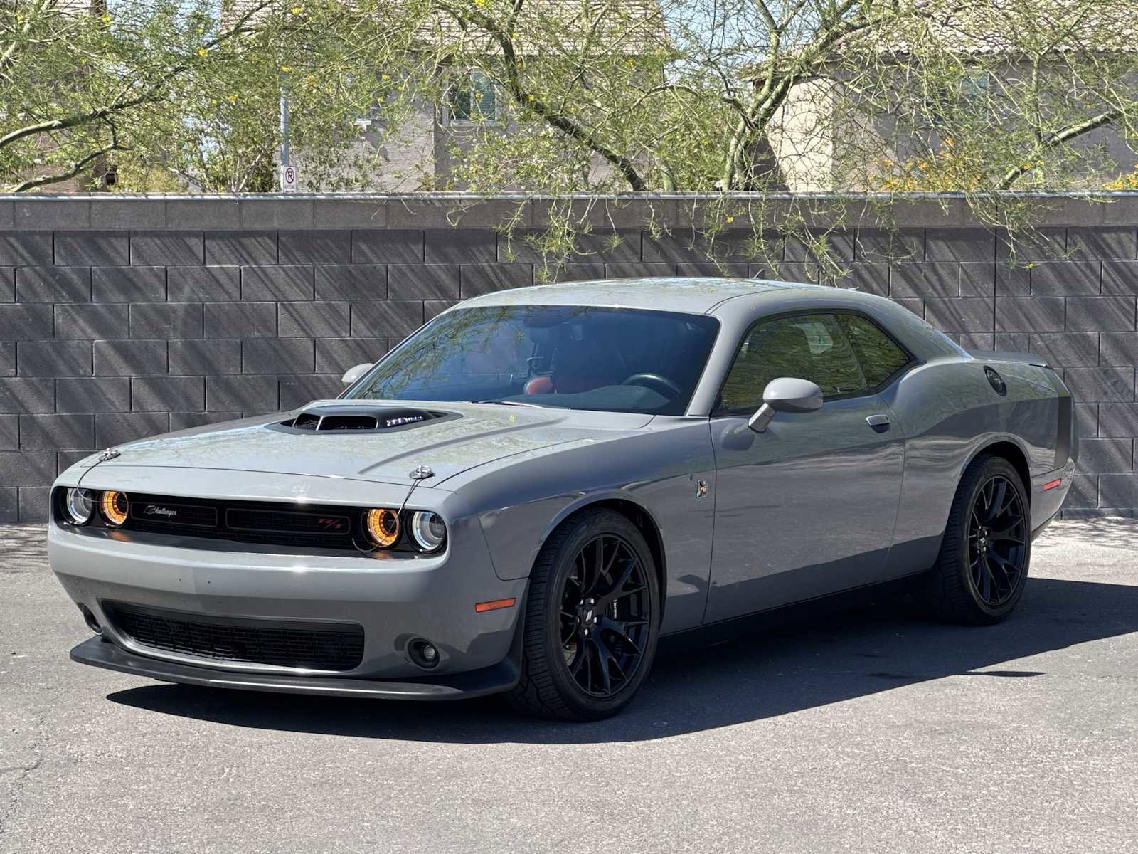 Used 2017 Dodge Challenger R/T Scat Pack RWD image 4