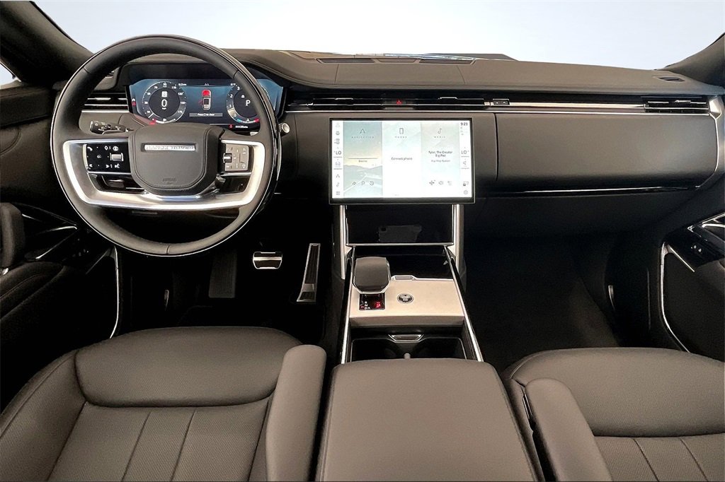 New 2025 Land Rover Range Rover Long Wheelbase SE image 5