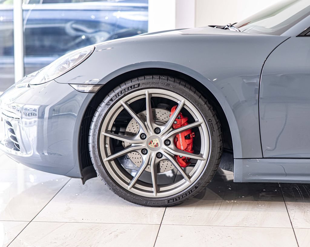Used 2018 Porsche 718 Cayman S RWD image 9
