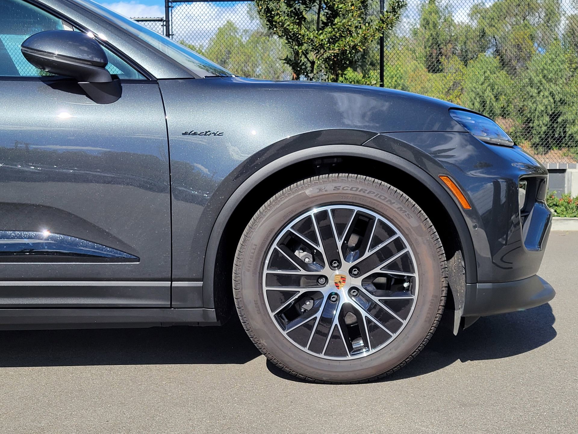 Used 2025 Porsche Macan Electric image 11