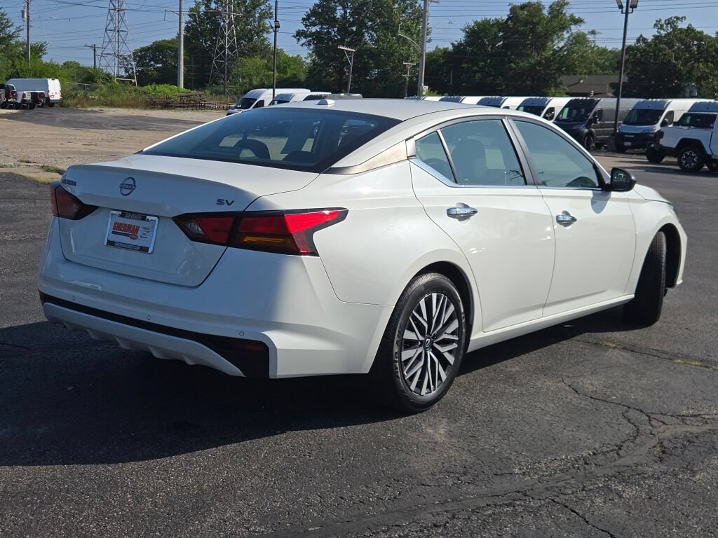 Used 2024 Nissan Altima 2.5 SV FWD image 20