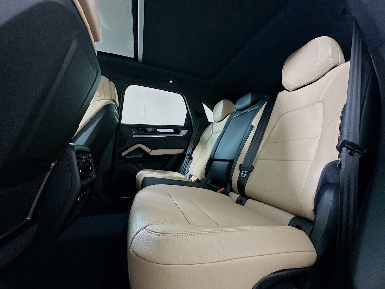 New 2026 Porsche Cayenne S image 23