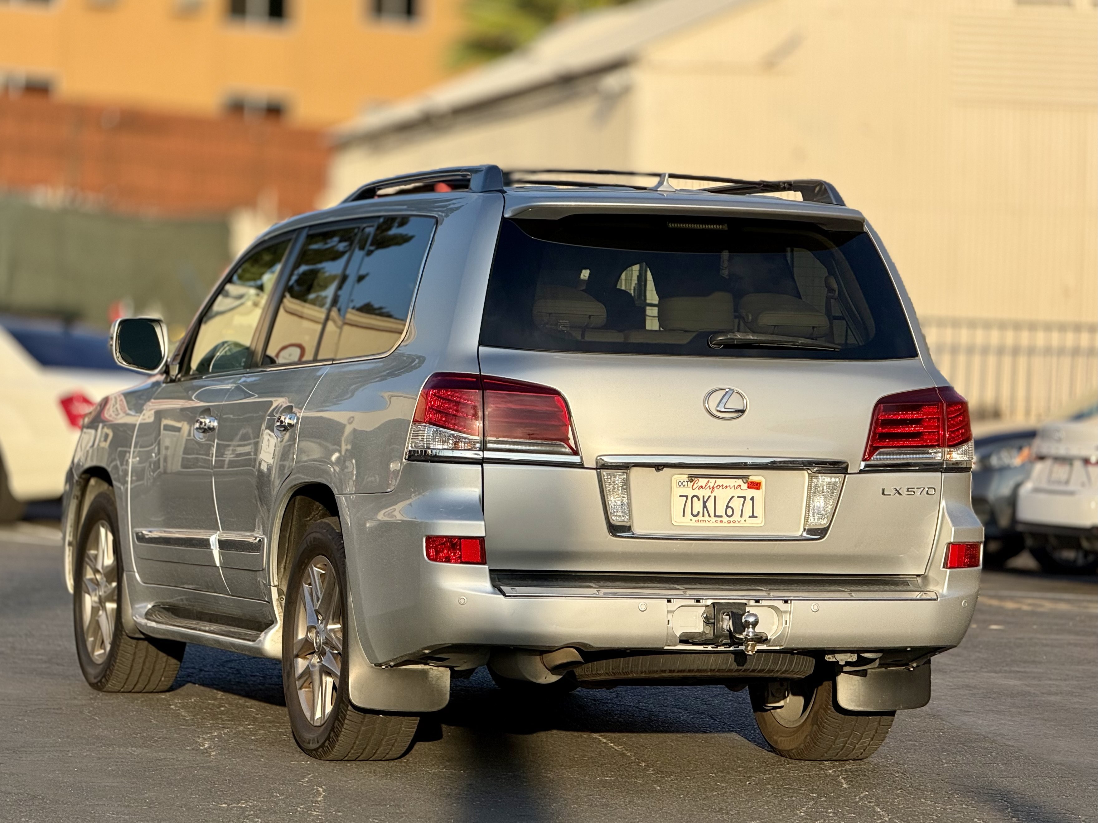Used 2013 Lexus LX 570 4WD w/ Luxury Pkg image 13