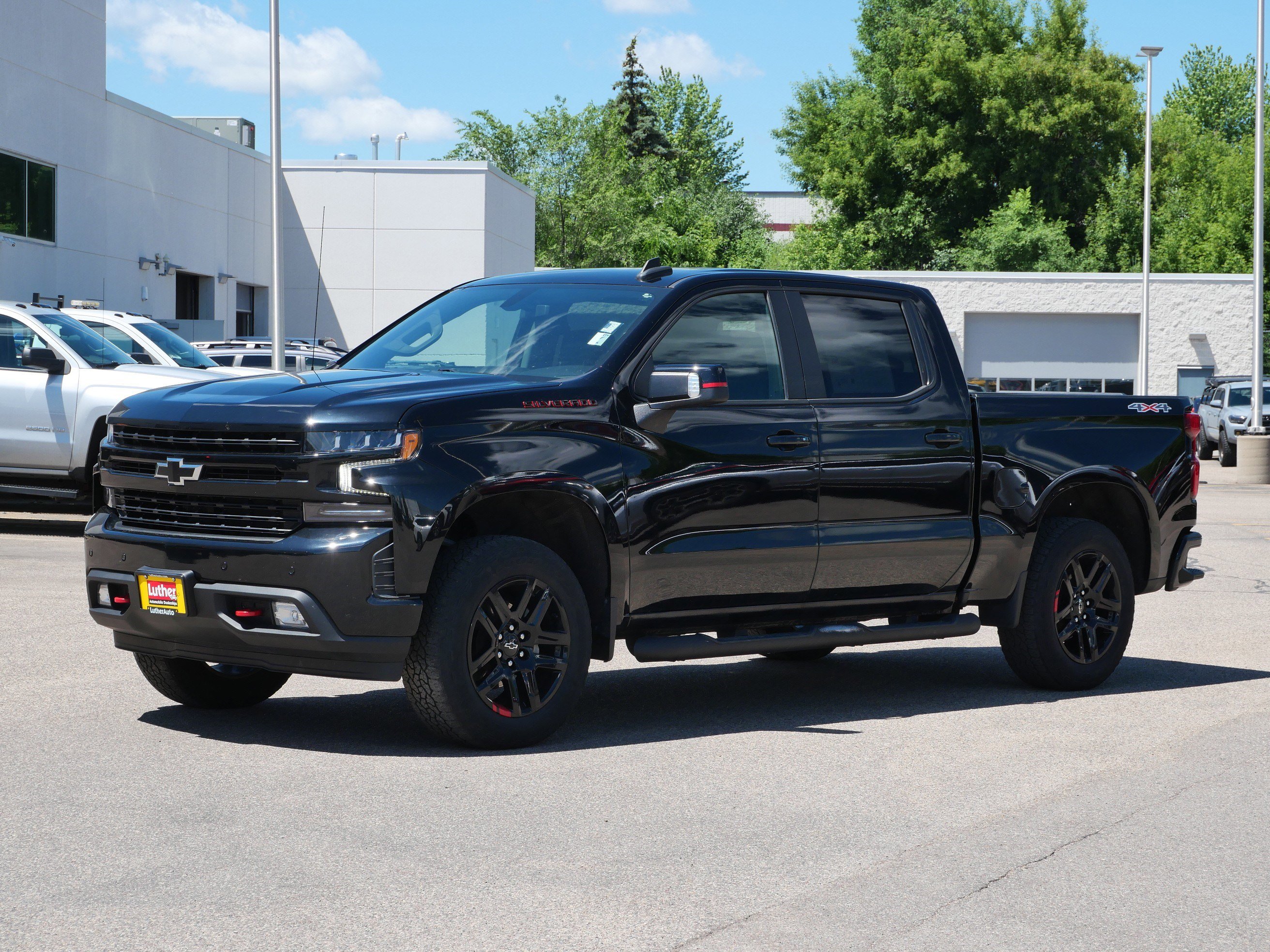 Used 2022 Chevrolet Silverado 1500 RST w/ Redline Edition AWD/4WD image 3