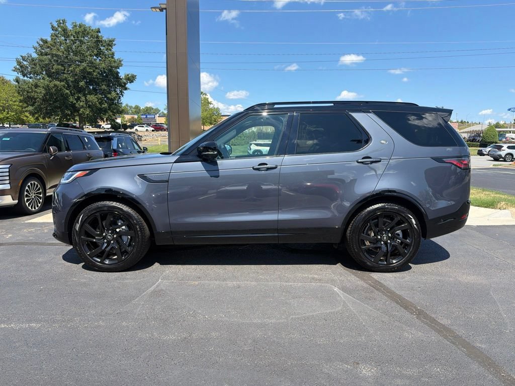 Used 2025 Land Rover Discovery Dynamic SE AWD/4WD image 5