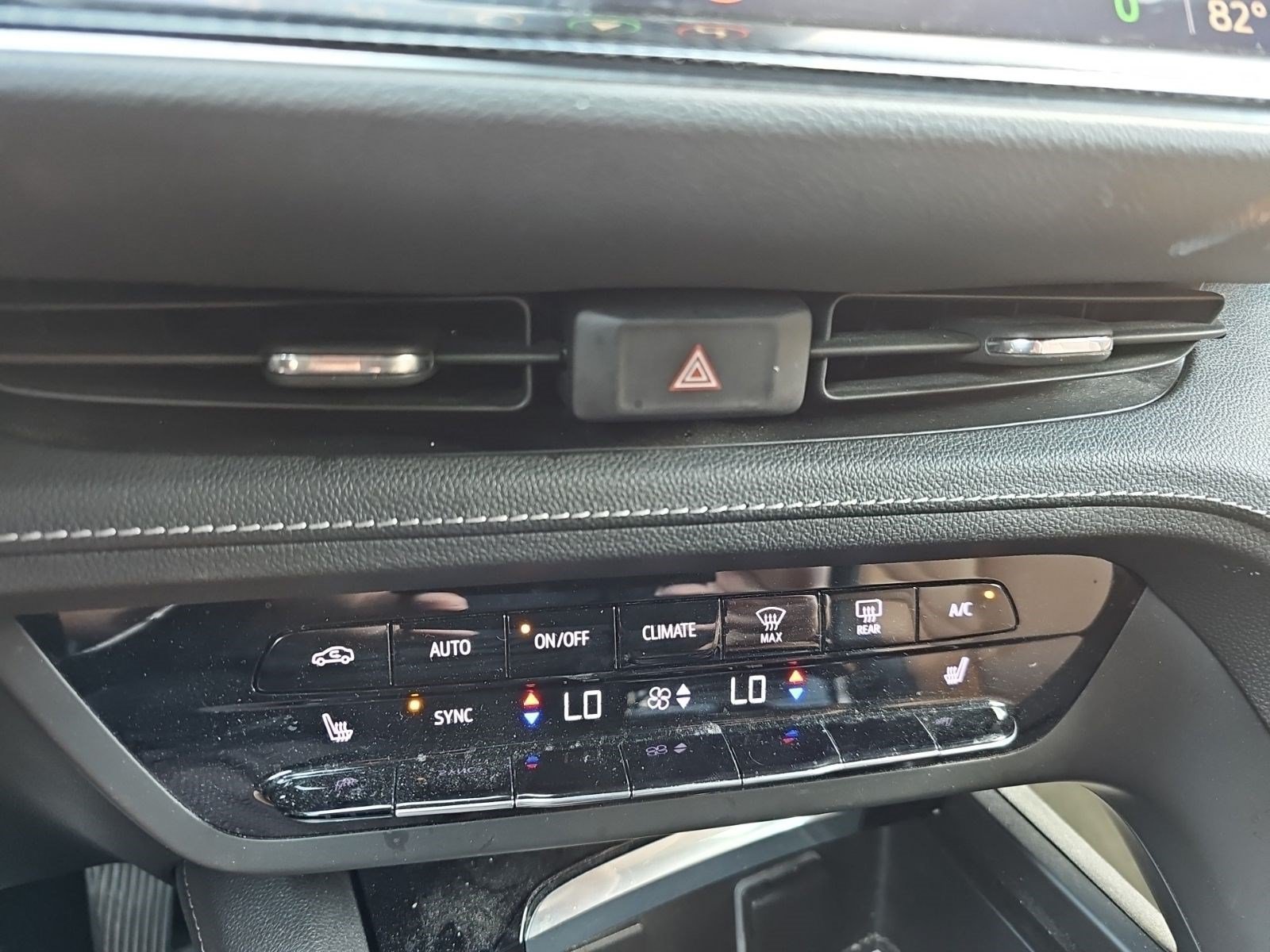 Used 2021 Buick Envision Essence AWD/4WD image 20