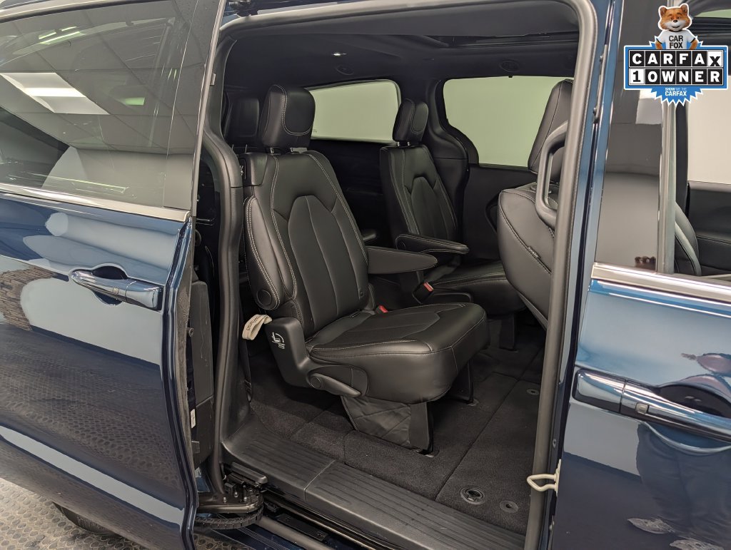 Used 2025 Chrysler Pacifica Select FWD image 26