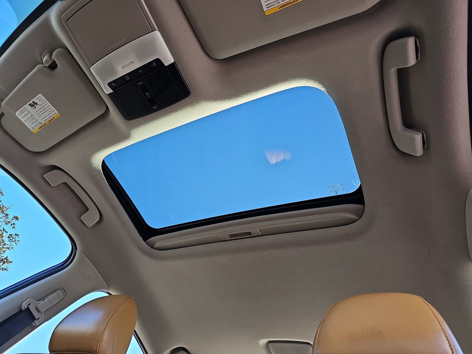 Used 2025 Nissan Sentra SV w/ SV Premium Package image 34