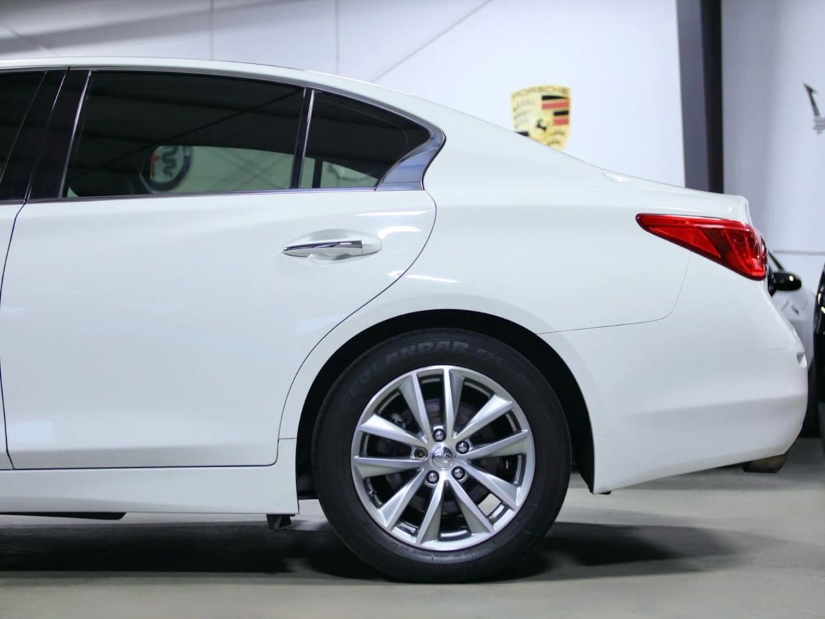 Used 2017 INFINITI Q50 2.0t w/ Moonroof Package RWD image 17