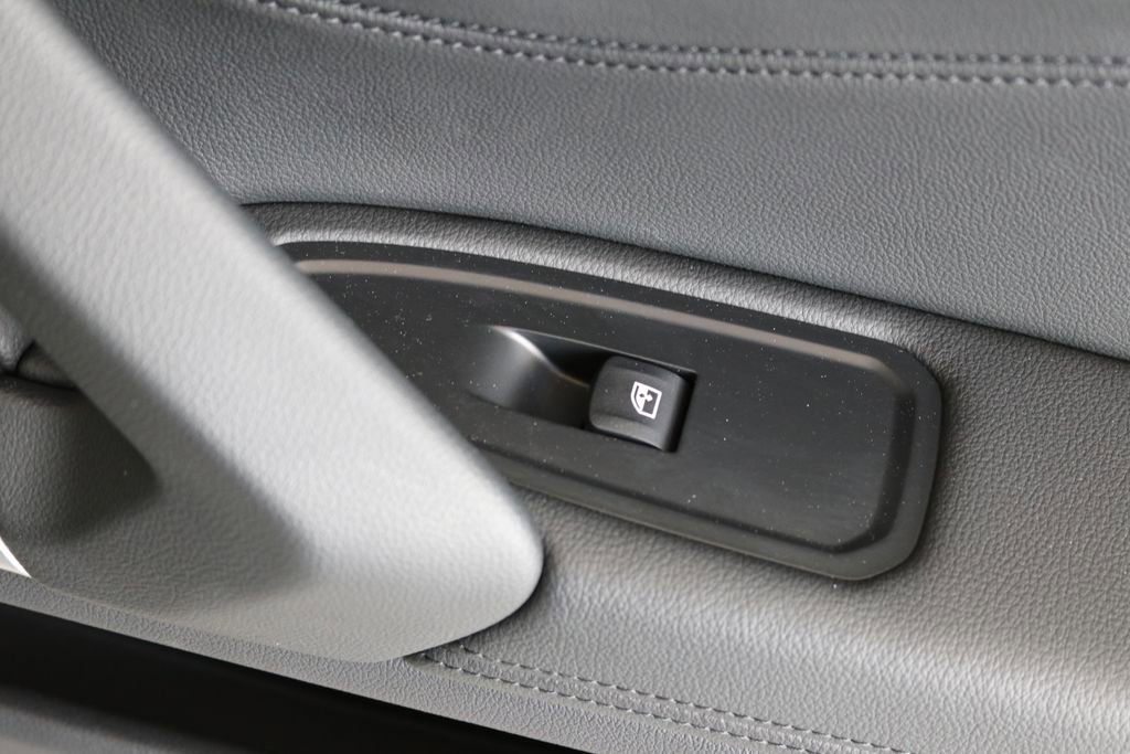 Used 2025 BMW Z4 sDrive30i image 25