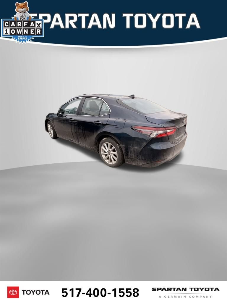 Used 2021 Toyota Camry LE image 5