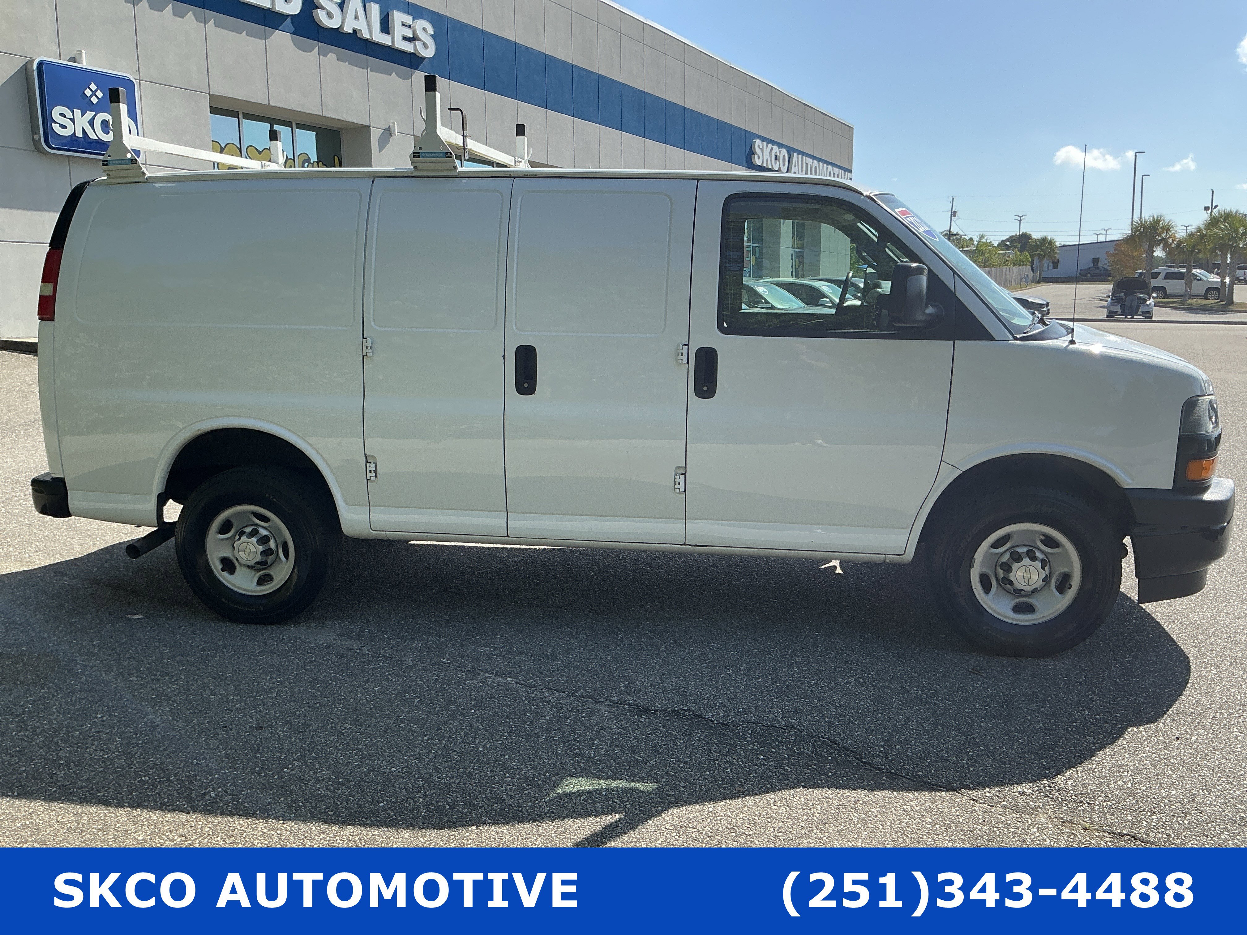 Used 2020 Chevrolet Express 2500 w/ Communications Package RWD image 6