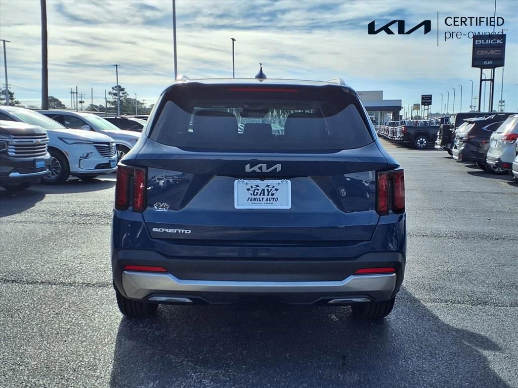 Certified 2025 Kia Sorento S image 19