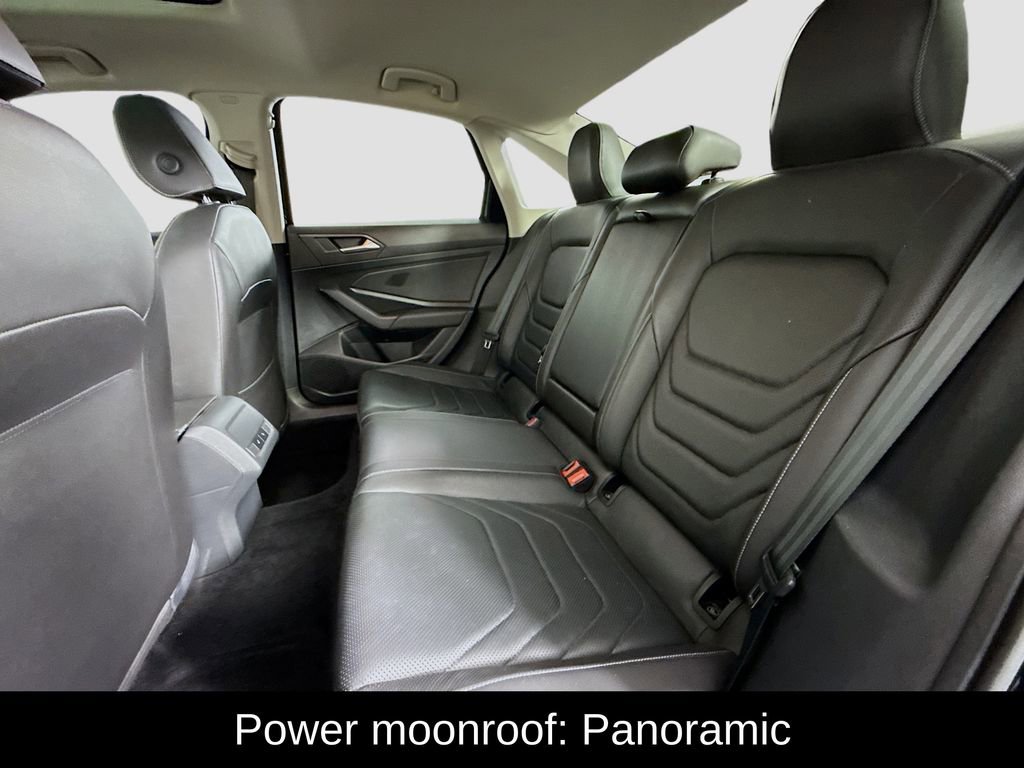 Used 2021 Volkswagen Jetta SEL Premium image 11