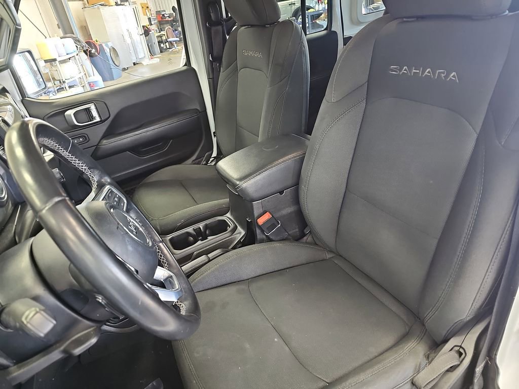 Used 2020 Jeep Wrangler Unlimited Sahara AWD/4WD image 14