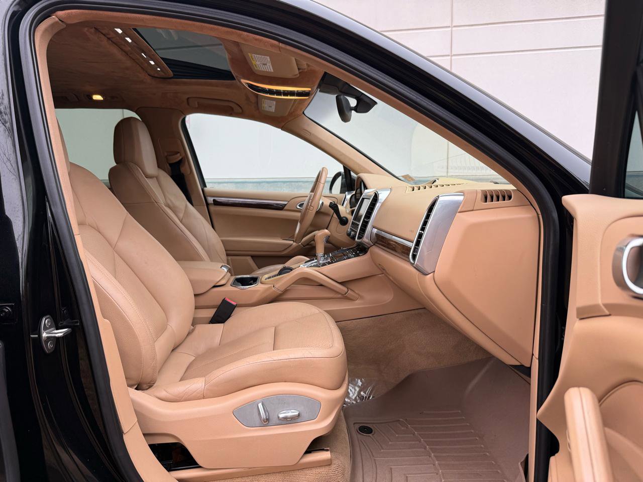 Used 2012 Porsche Cayenne image 24