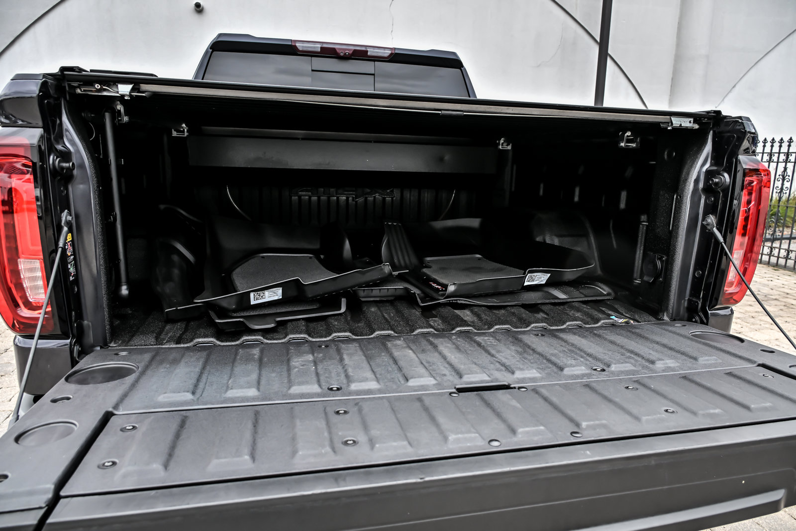 Used 2022 GMC Sierra 1500 AT4X AWD/4WD image 15