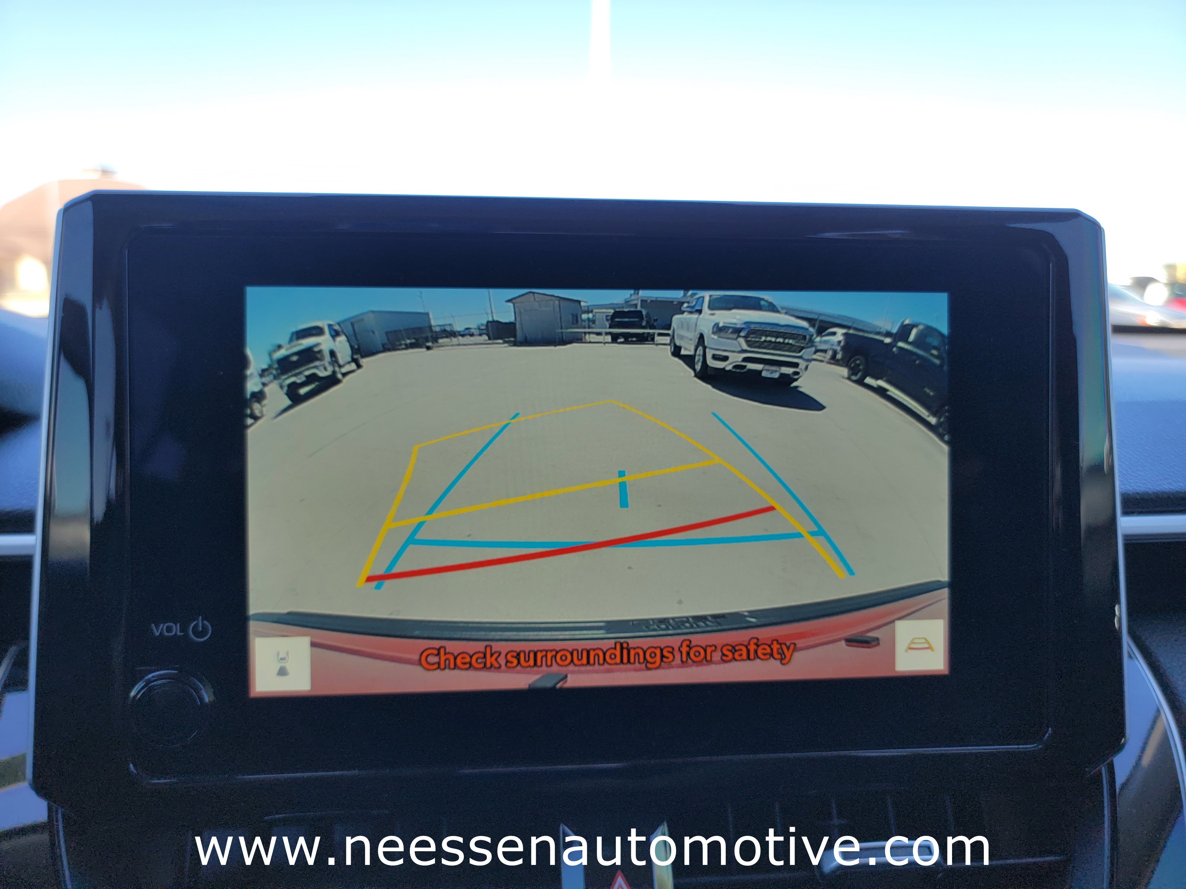 Used 2024 Toyota Corolla Cross XLE w/ Convenience Package image 24