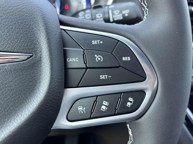 New 2026 Chrysler Pacifica Select FWD image 22