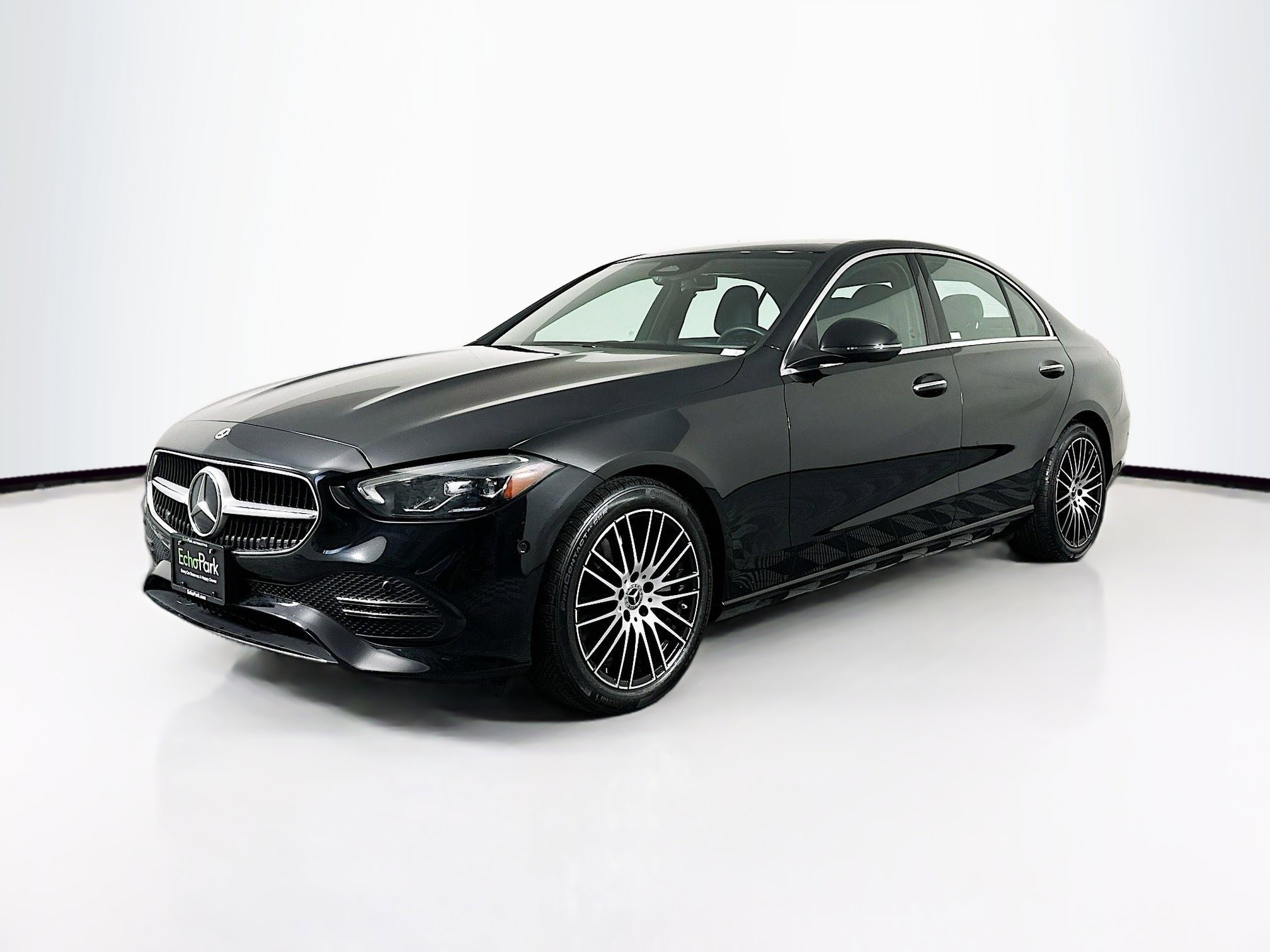 Used 2025 Mercedes-Benz C 300 4MATIC Sedan image 3