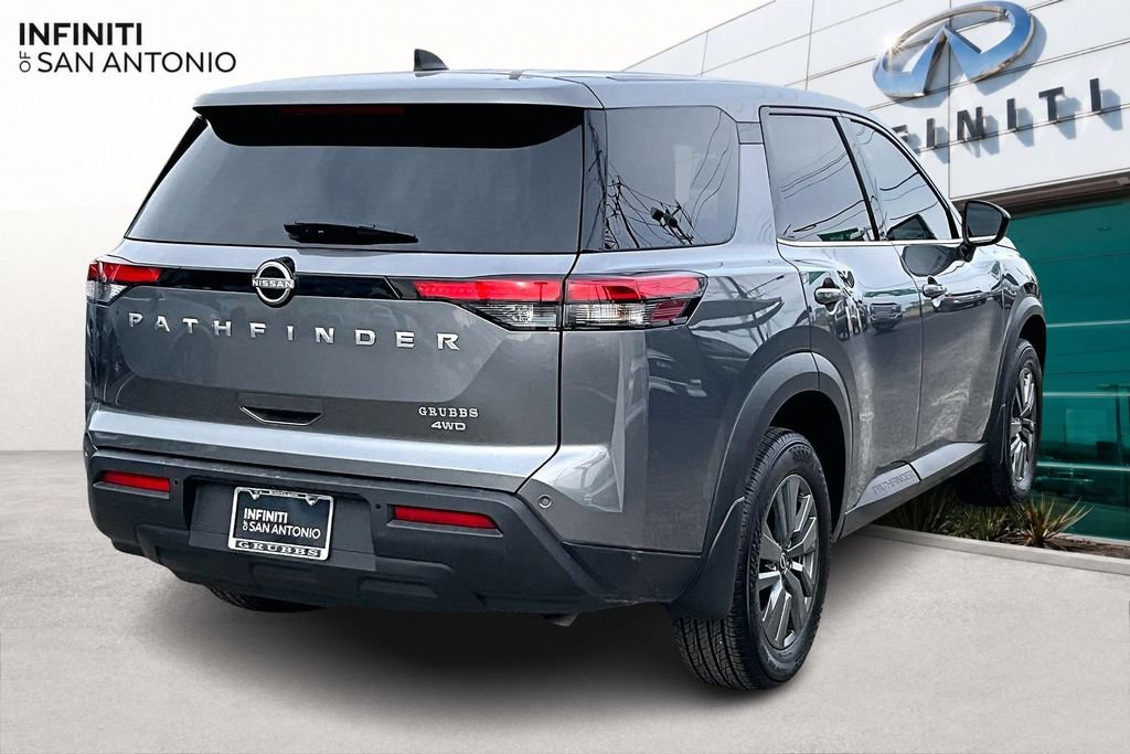 Used 2024 Nissan Pathfinder S AWD/4WD image 2