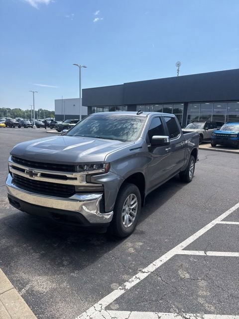 Used 2021 Chevrolet Silverado 1500 LT w/ LPO, Dark Essentials Package AWD/4WD image 2
