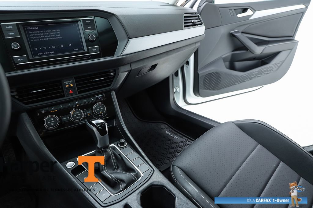 Used 2024 Volkswagen Jetta SE w/ Panoramic Sunroof Package image 60