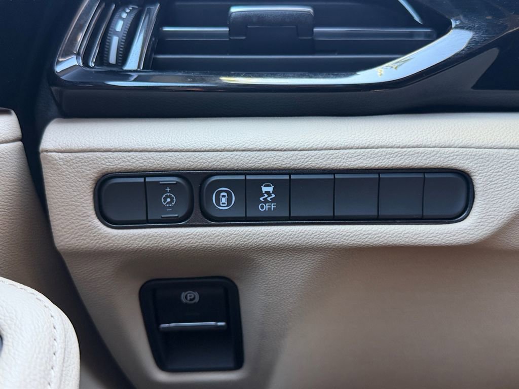 Used 2025 Acura MDX SH-AWD image 22