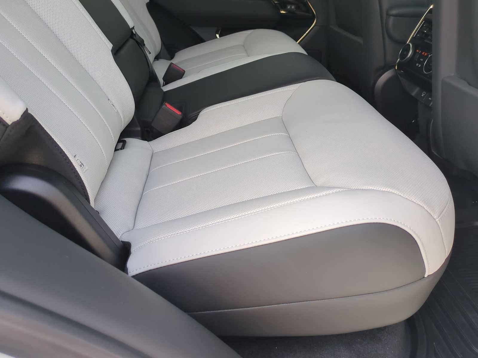 Used 2025 Land Rover Range Rover Sport Dynamic SE image 27