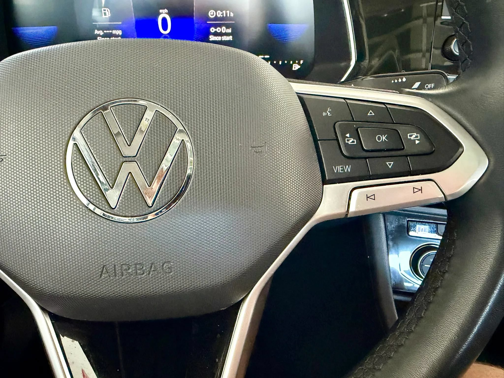 Used 2023 Volkswagen Jetta SE w/ Panoramic Sunroof Package FWD image 33