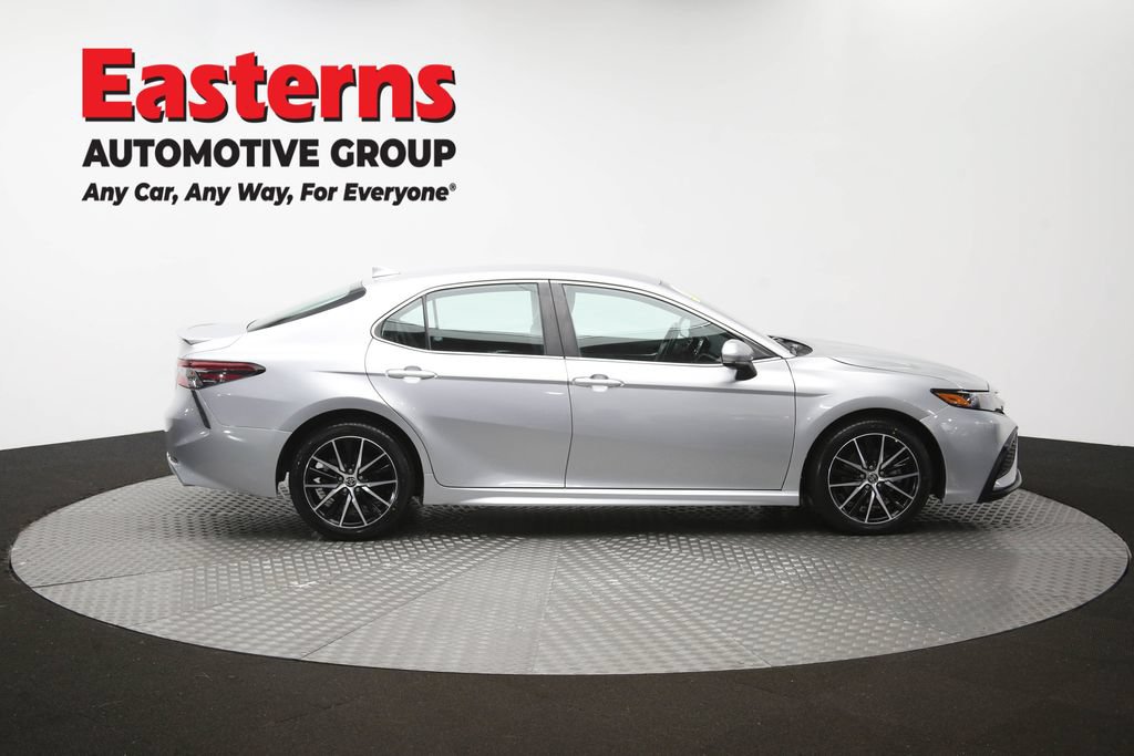 Used 2021 Toyota Camry SE w/ Carpet Mat Package (TMS) FWD image 44