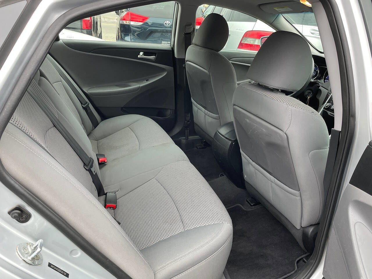 Used 2012 Hyundai Sonata GLS image 11