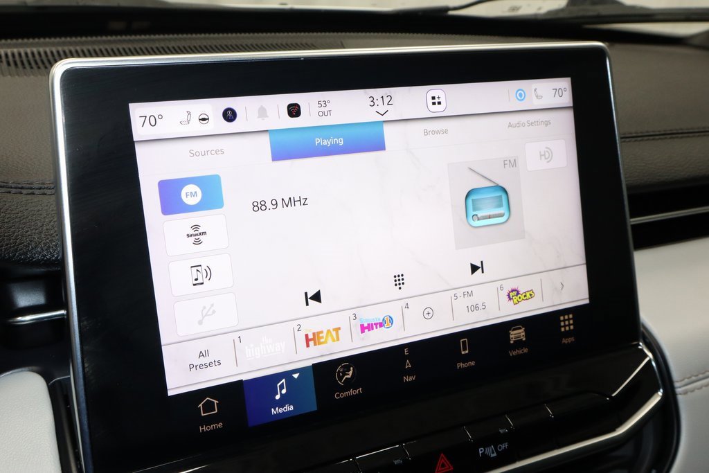 Used 2024 Jeep Compass Limited w/ Elite Group image 2