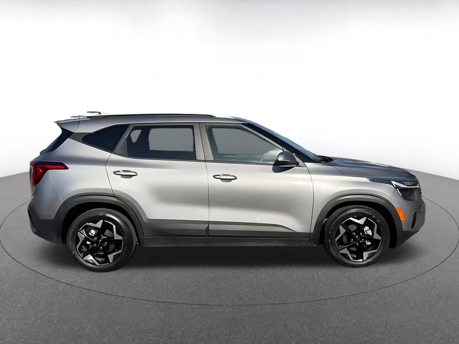 Used 2025 Kia Seltos S FWD image 16