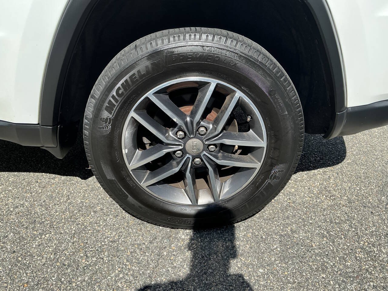 Used 2017 Jeep Grand Cherokee Limited AWD/4WD image 14