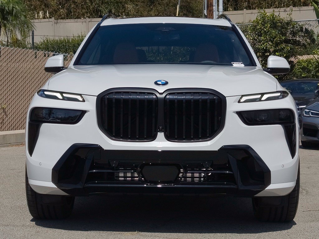 New 2027 BMW X7 xDrive40i w/ M Sport Package AWD/4WD image 15