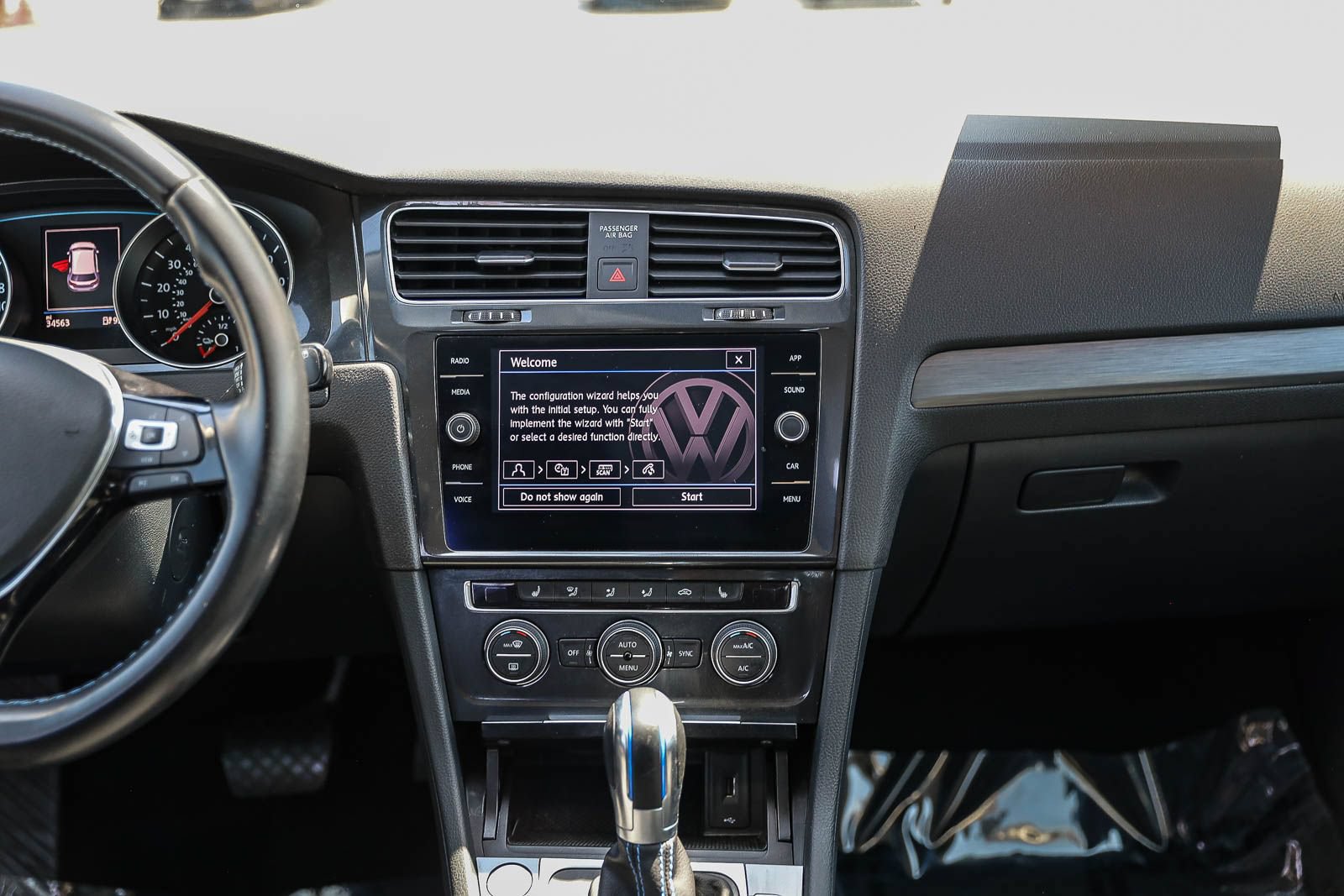 Used 2019 Volkswagen e-Golf SE w/ Driver Assistance Package FWD image 14