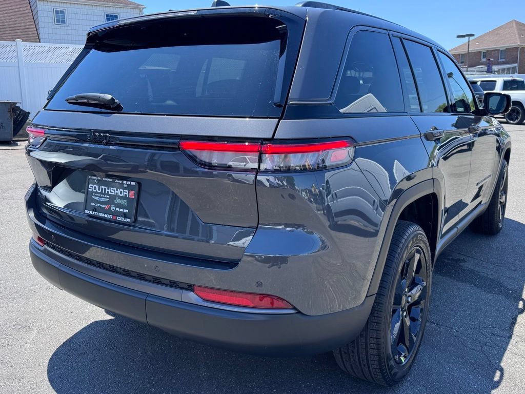 New 2026 Jeep Grand Cherokee Limited w/ Limited Altitude Package AWD/4WD image 7
