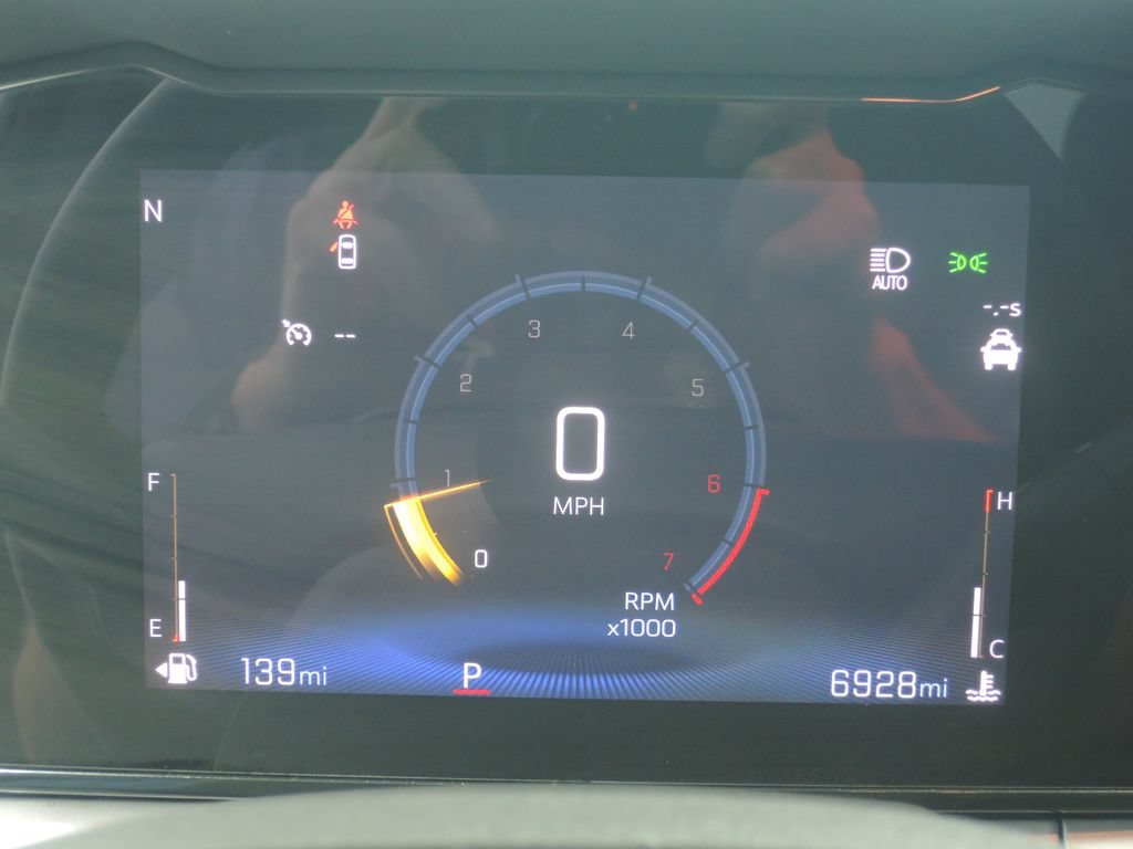 Used 2024 Chevrolet Trax LT w/ Driver Confidence Package FWD image 12