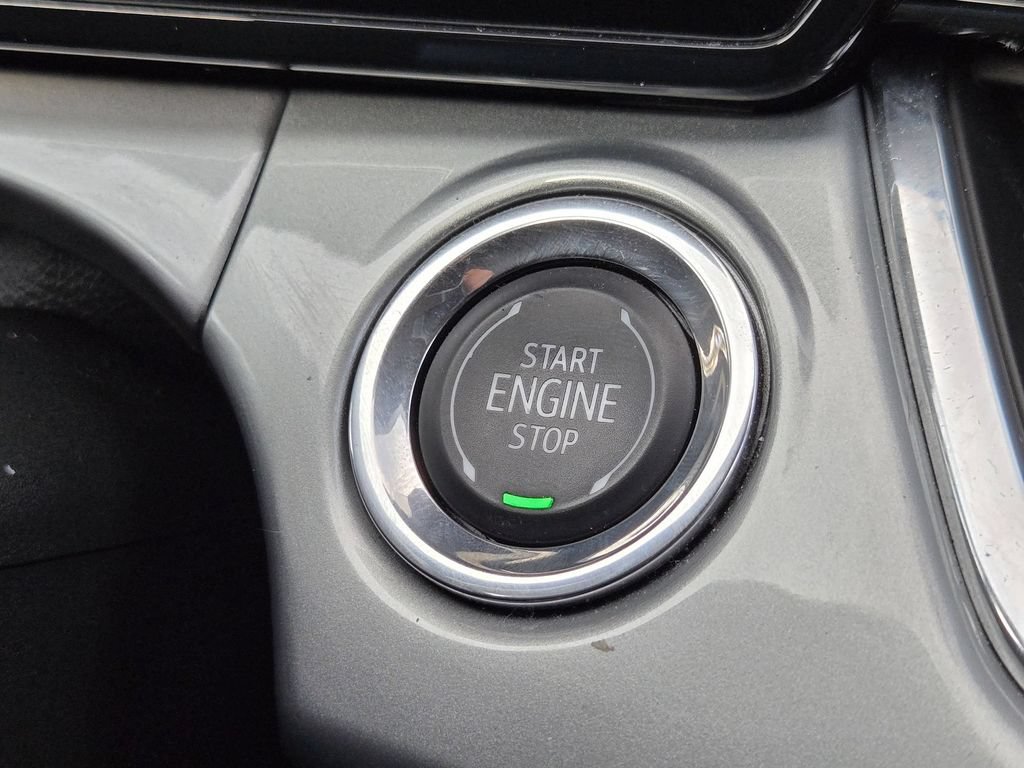 Used 2025 Chevrolet Trax LT w/ LT Convenience Package FWD image 24