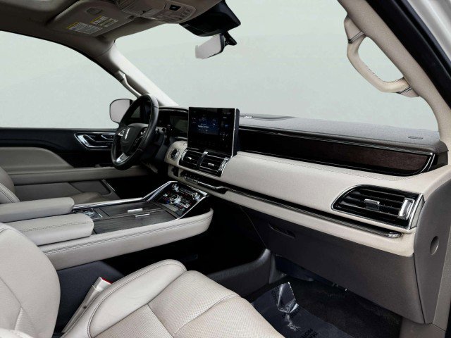 Used 2023 Lincoln Navigator Reserve image 54