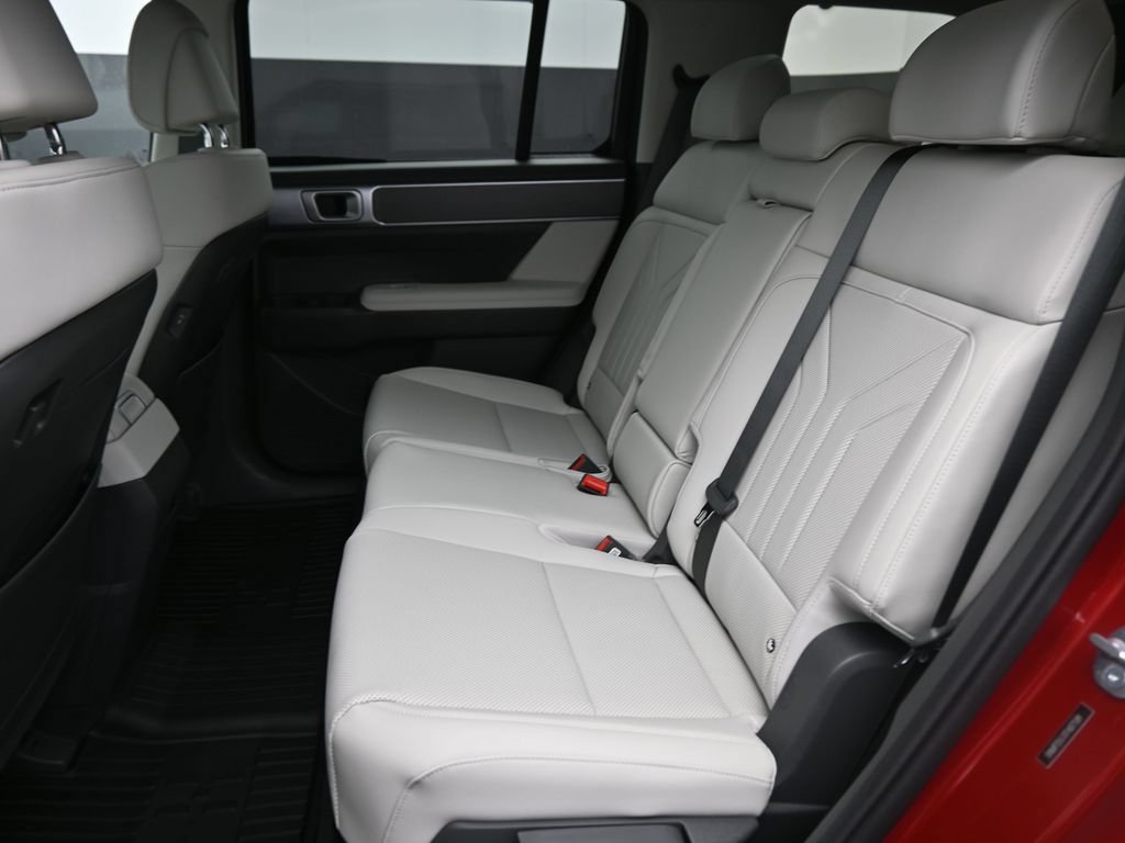 Used 2026 Hyundai Santa Fe SEL AWD/4WD image 11