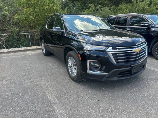 Used 2022 Chevrolet Traverse LT image 2