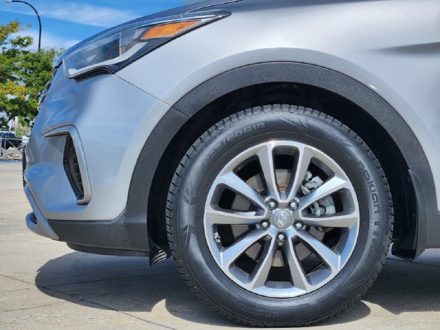 Used 2017 Hyundai Santa Fe SE AWD/4WD image 11