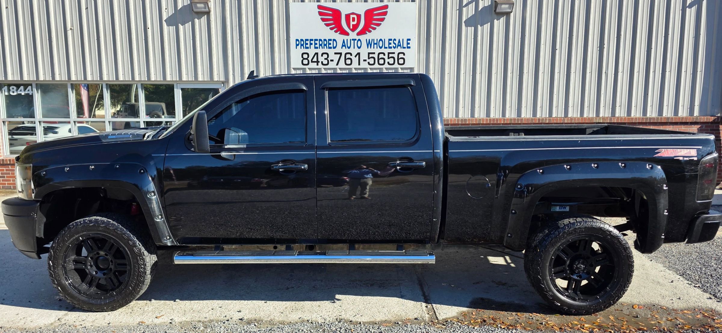 Used 2014 Chevrolet Silverado 2500 LTZ w/ LTZ Plus Package AWD/4WD image 3