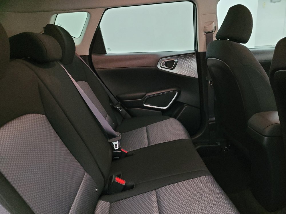 Used 2025 Kia Soul LX image 19