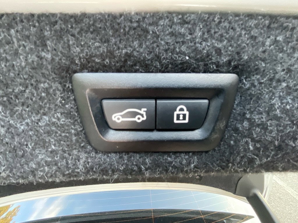 Used 2019 BMW 530i w/ Convenience Package image 38